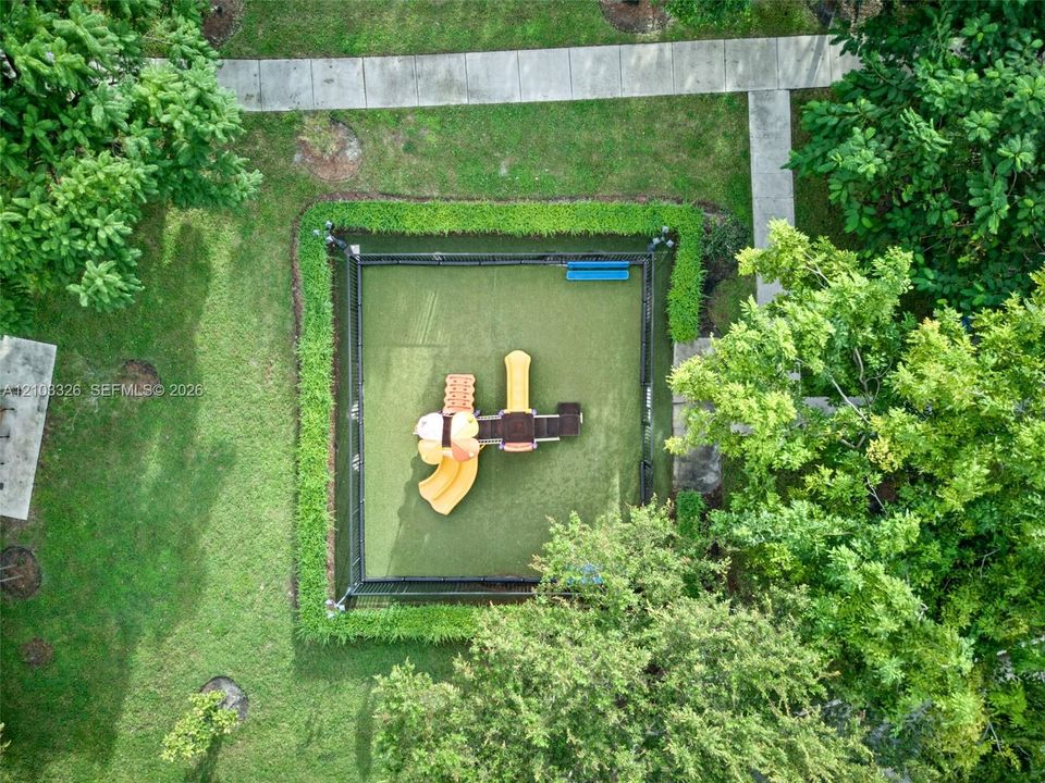 На продажу: $465,000 (2 спален, 2 ванн, 1313 Квадратных фут)