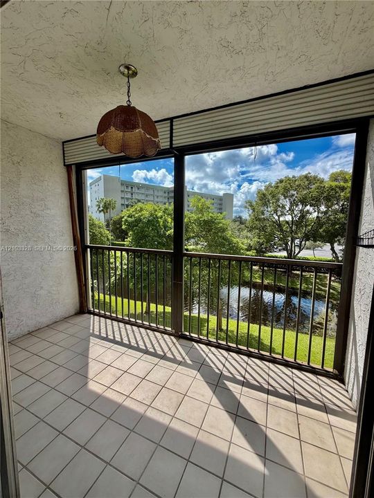 En Venta: $199,000 (2 camas, 2 baños, 825 Pies cuadrados)