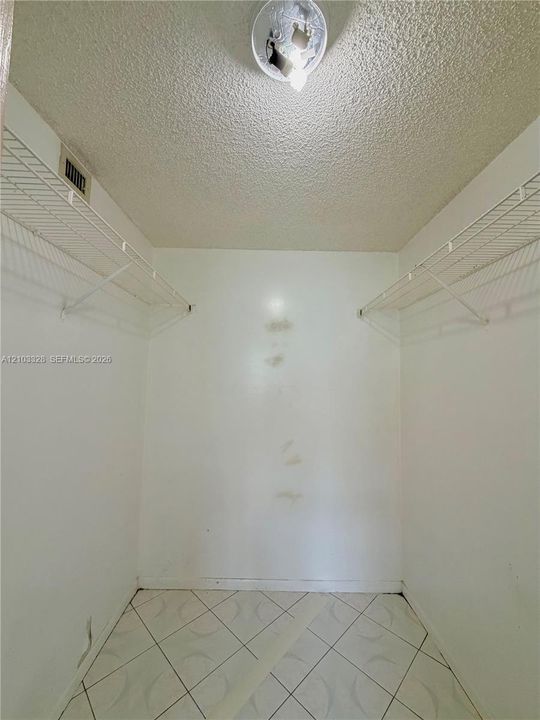 En Venta: $199,000 (2 camas, 2 baños, 825 Pies cuadrados)