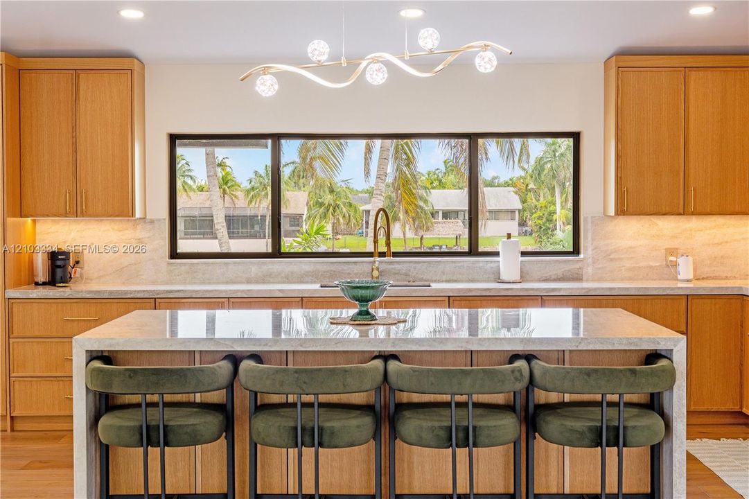En Venta: $1,100,000 (3 camas, 2 baños, 3206 Pies cuadrados)