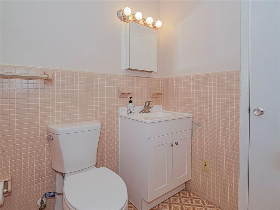 5866 37th street 17