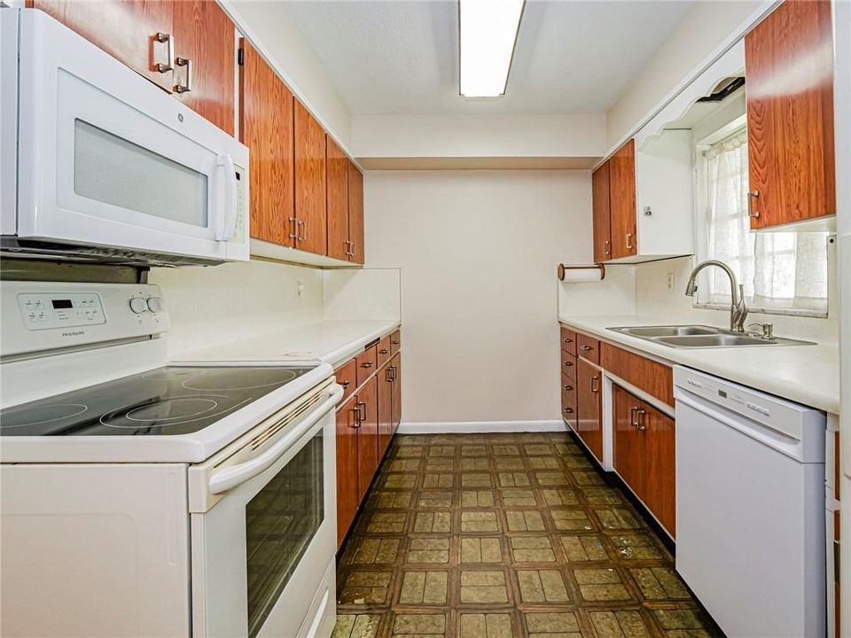 5866 37th street 9