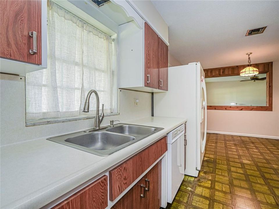 5866 37th street 10