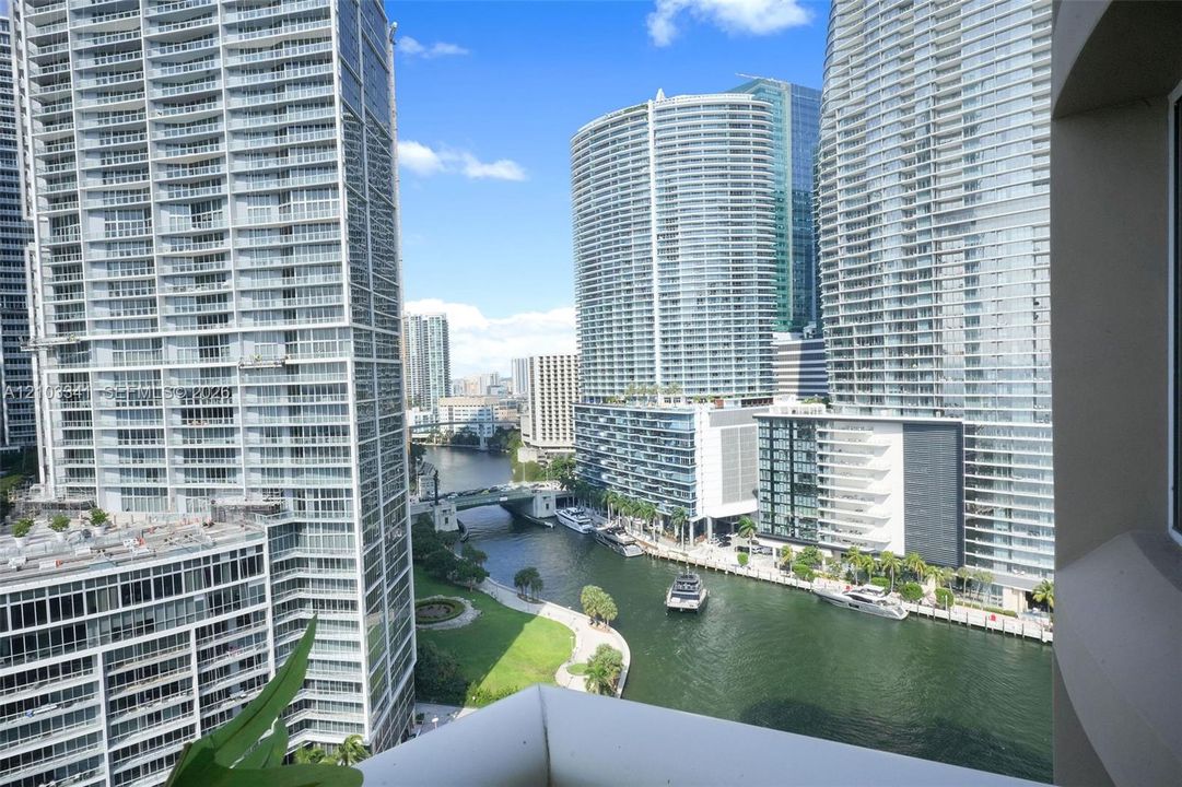 На продажу: $2,335,000 (3 спален, 3 ванн, 2591 Квадратных фут)
