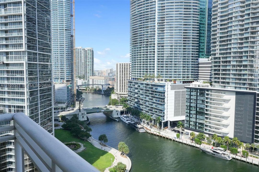 На продажу: $2,335,000 (3 спален, 3 ванн, 2591 Квадратных фут)