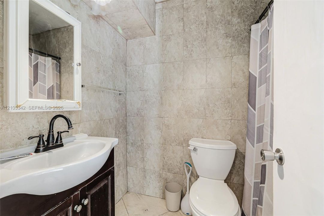 На продажу: $425,000 (3 спален, 2 ванн, 1328 Квадратных фут)