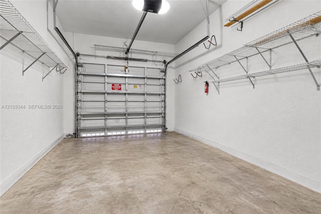 En Venta: $445,000 (4 camas, 3 baños, 1736 Pies cuadrados)