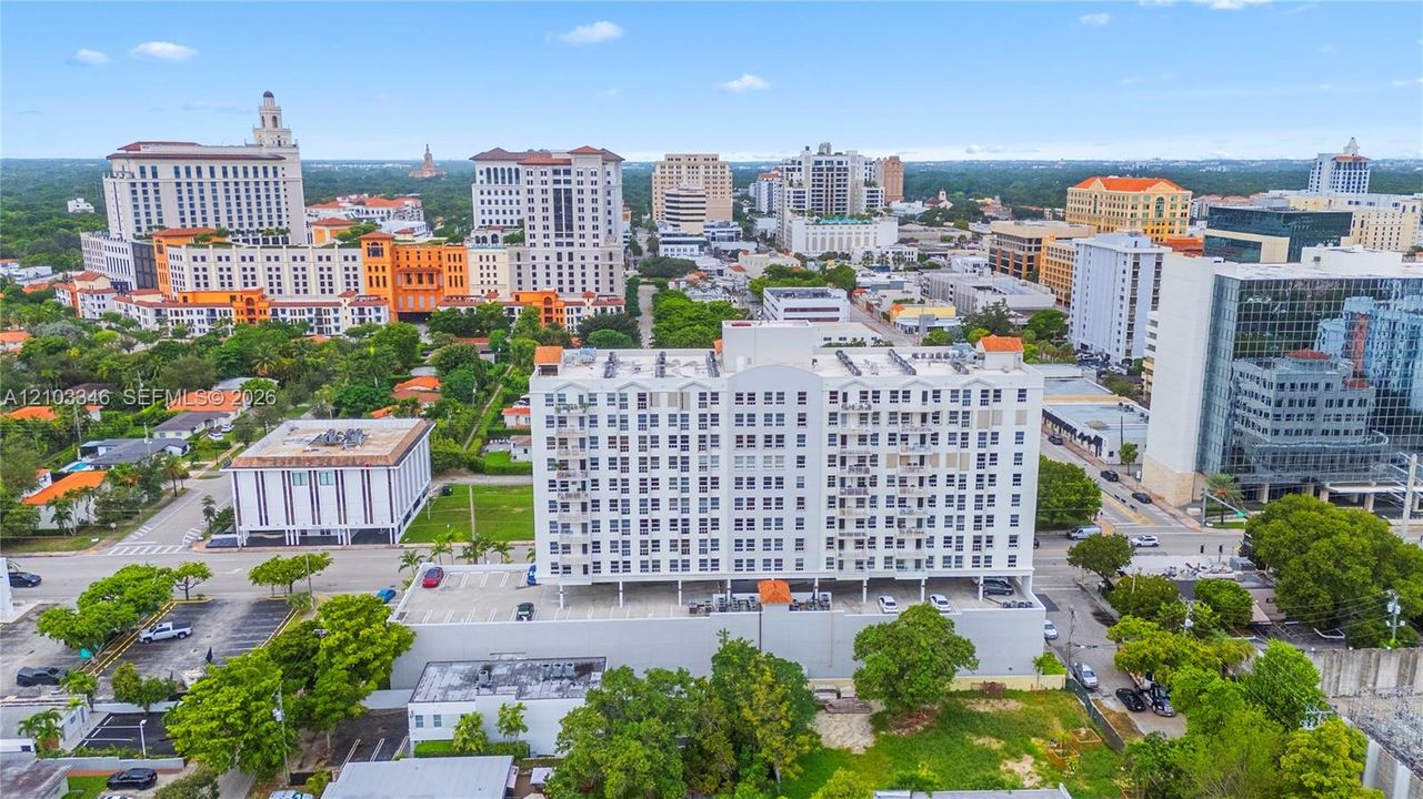 На продажу: $449,000 (2 спален, 2 ванн, 1075 Квадратных фут)