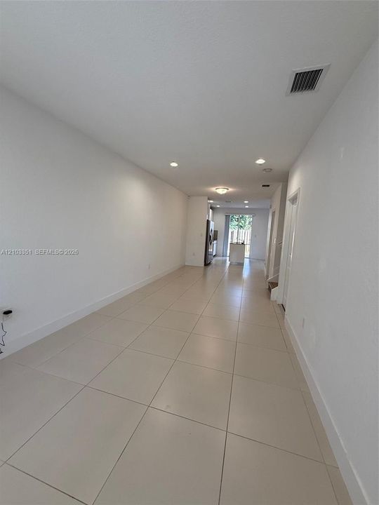 For Rent: $3,200 (3 beds, 3 baths, 1694 Square Feet)