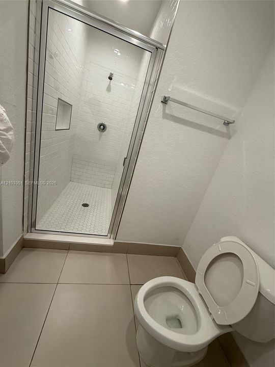 For Rent: $3,200 (3 beds, 3 baths, 1694 Square Feet)