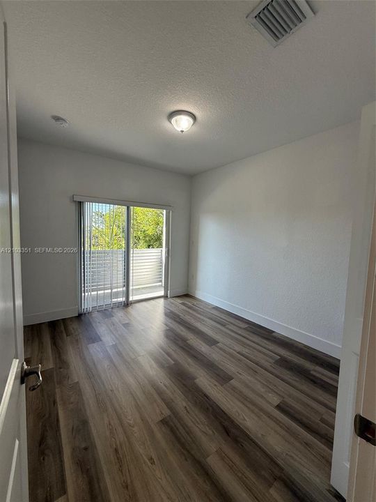 For Rent: $3,200 (3 beds, 3 baths, 1694 Square Feet)