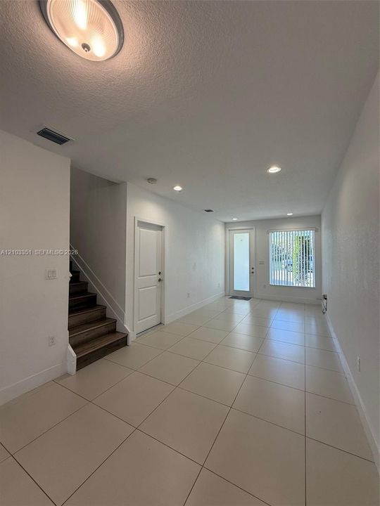 For Rent: $3,200 (3 beds, 3 baths, 1694 Square Feet)