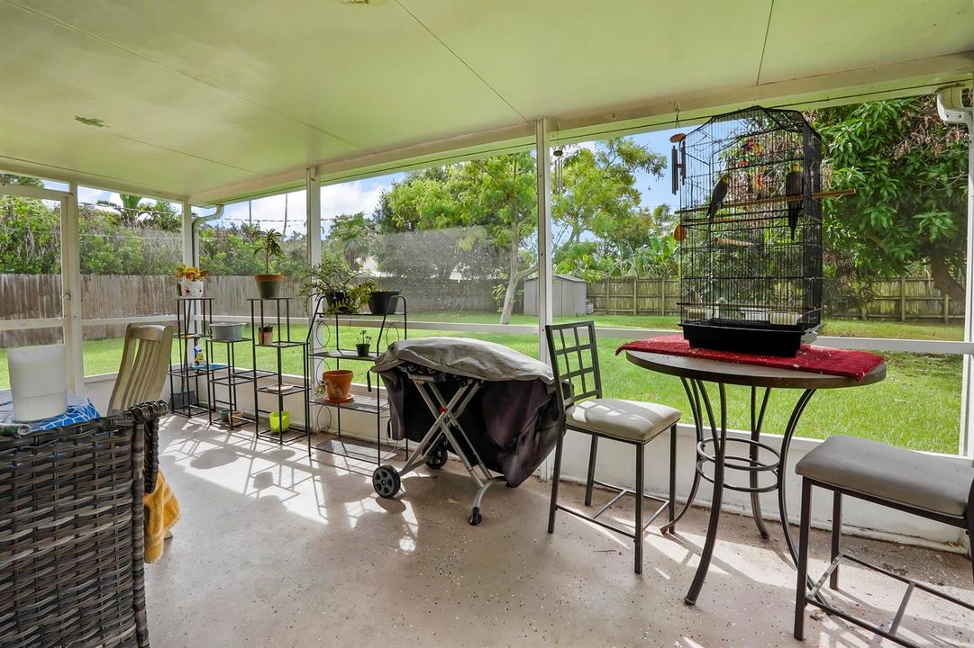 21 Patio 02