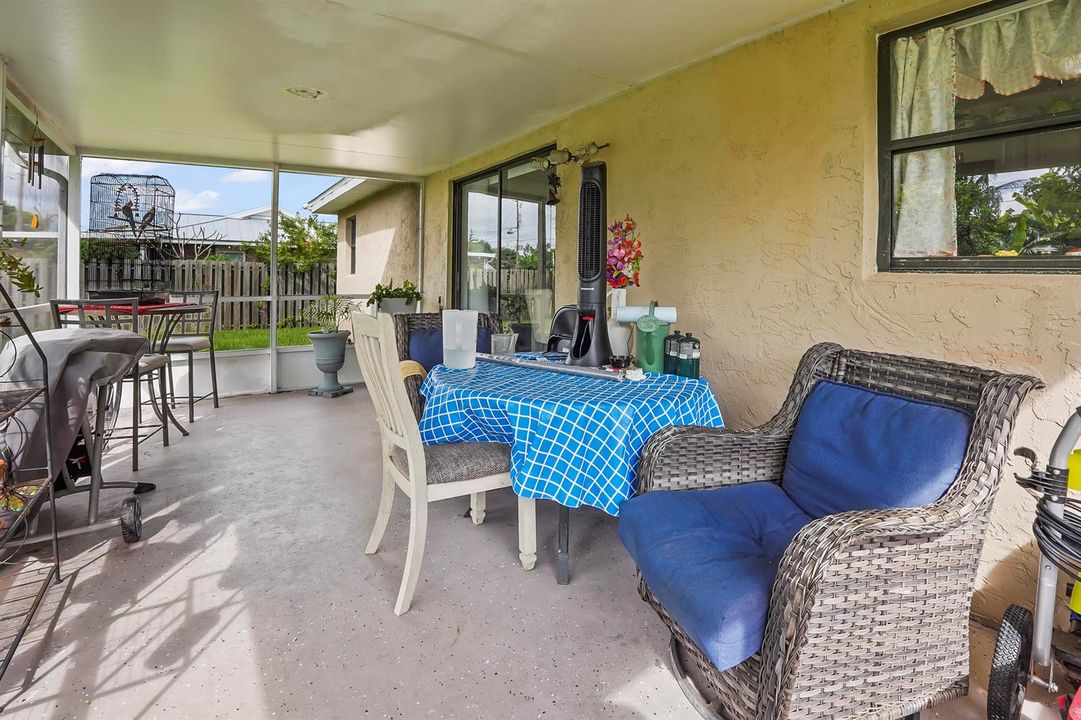 20 Patio 01