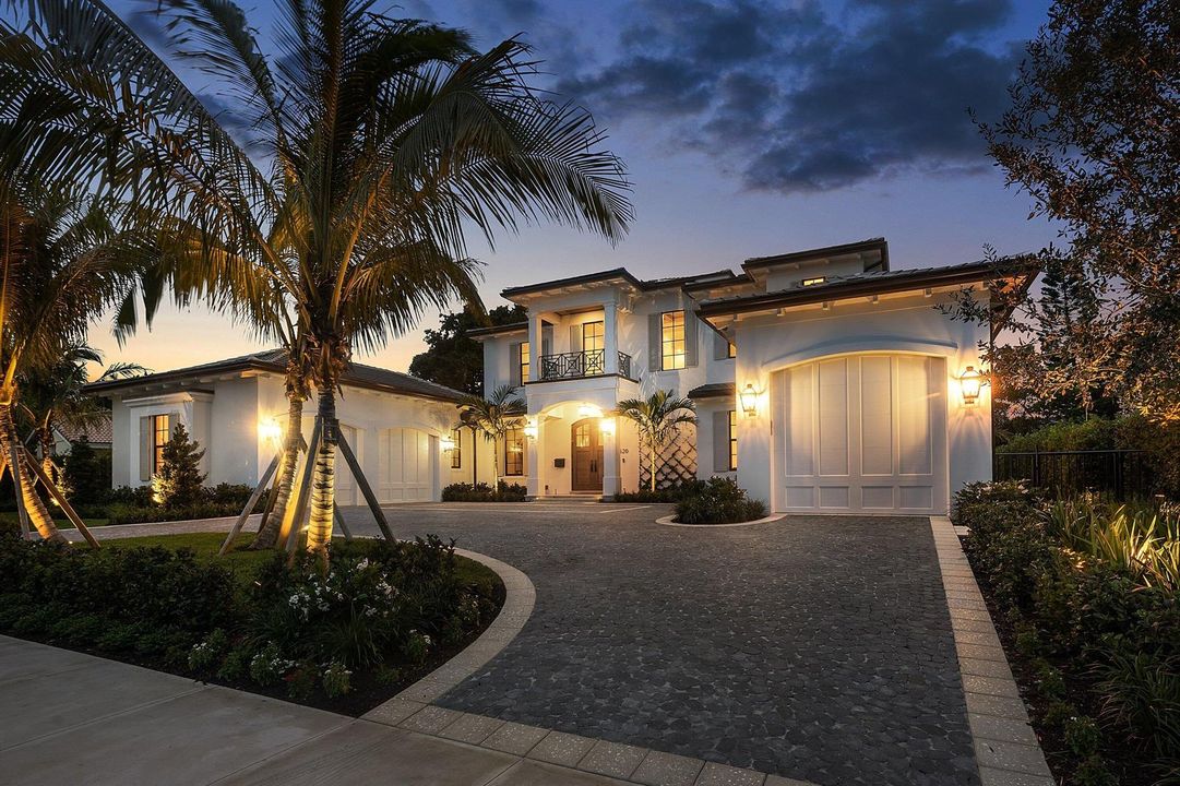 Exterior Driveway Twlight 2