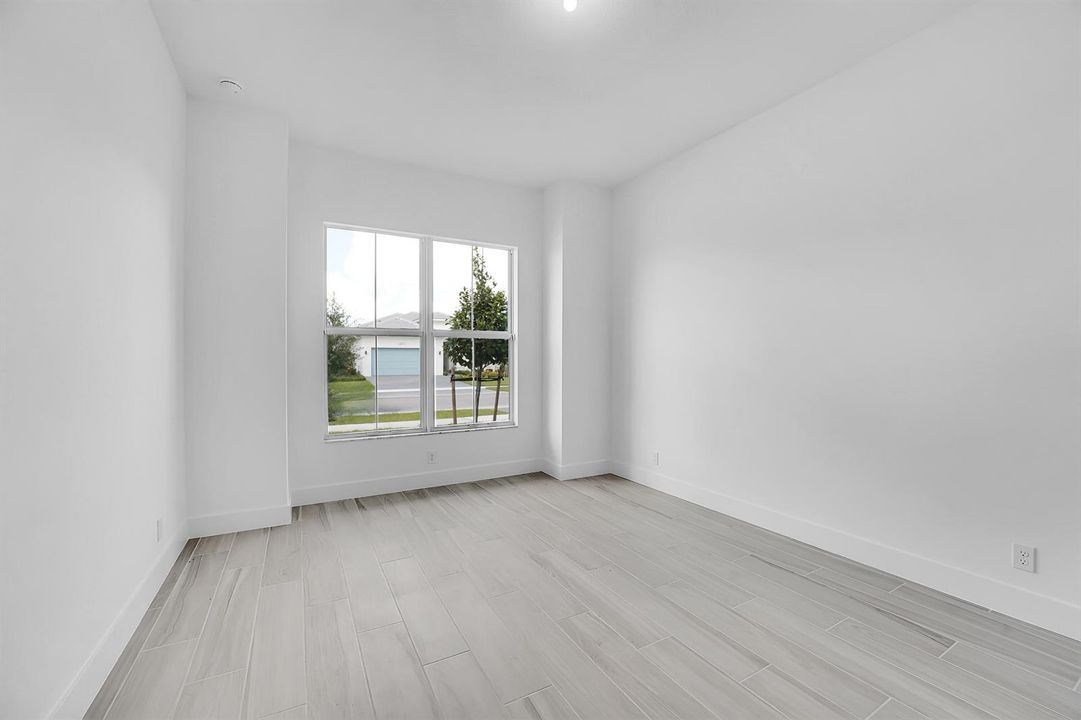 27_bedroom