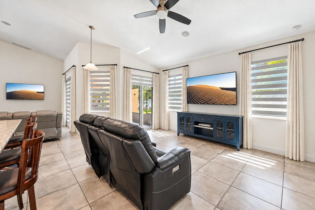 15881
