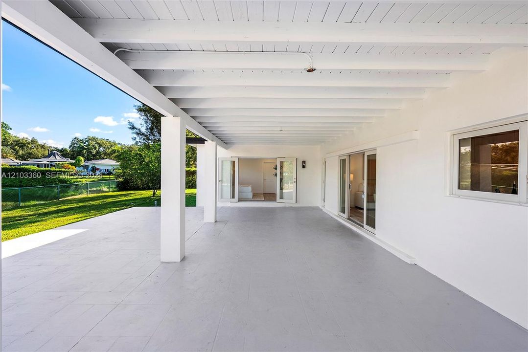 For Sale: $2,700,000 (5 beds, 4 baths, 2127 Square Feet)