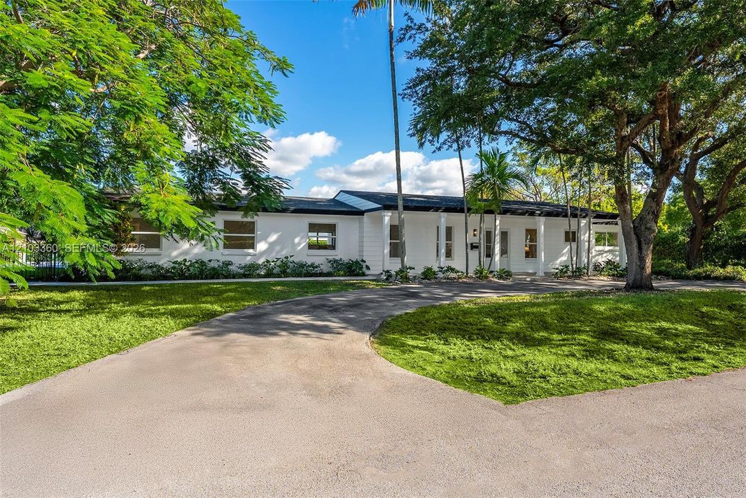 For Sale: $2,700,000 (5 beds, 4 baths, 2127 Square Feet)
