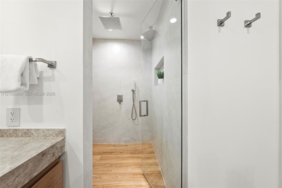 For Sale: $2,700,000 (5 beds, 4 baths, 2127 Square Feet)