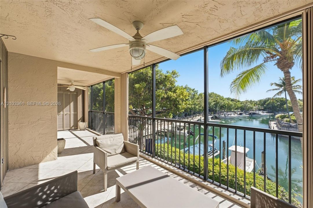 For Sale: $1,095,000 (2 beds, 2 baths, 1278 Square Feet)