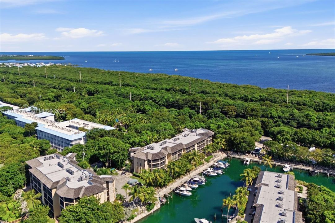 For Sale: $1,095,000 (2 beds, 2 baths, 1278 Square Feet)