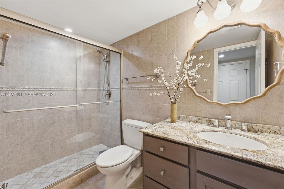 For Sale: $1,095,000 (2 beds, 2 baths, 1278 Square Feet)