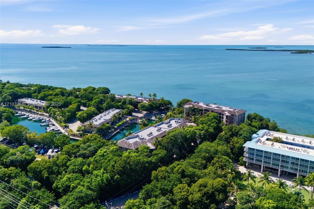 For Sale: $1,095,000 (2 beds, 2 baths, 1278 Square Feet)