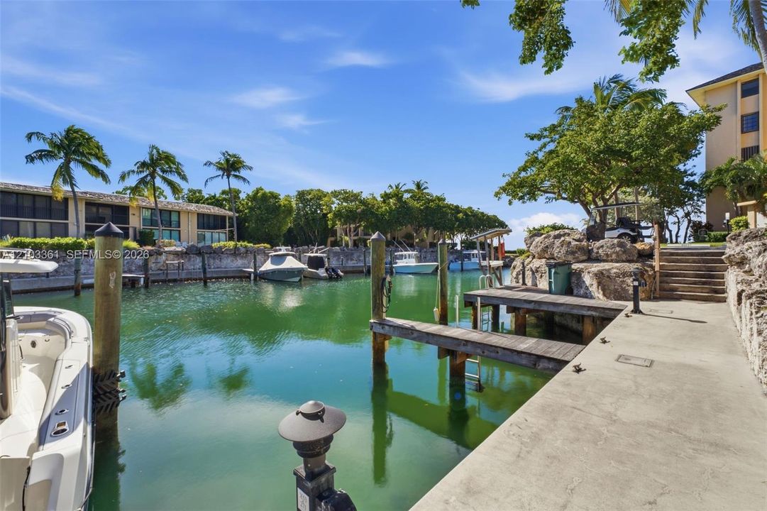 For Sale: $1,095,000 (2 beds, 2 baths, 1278 Square Feet)