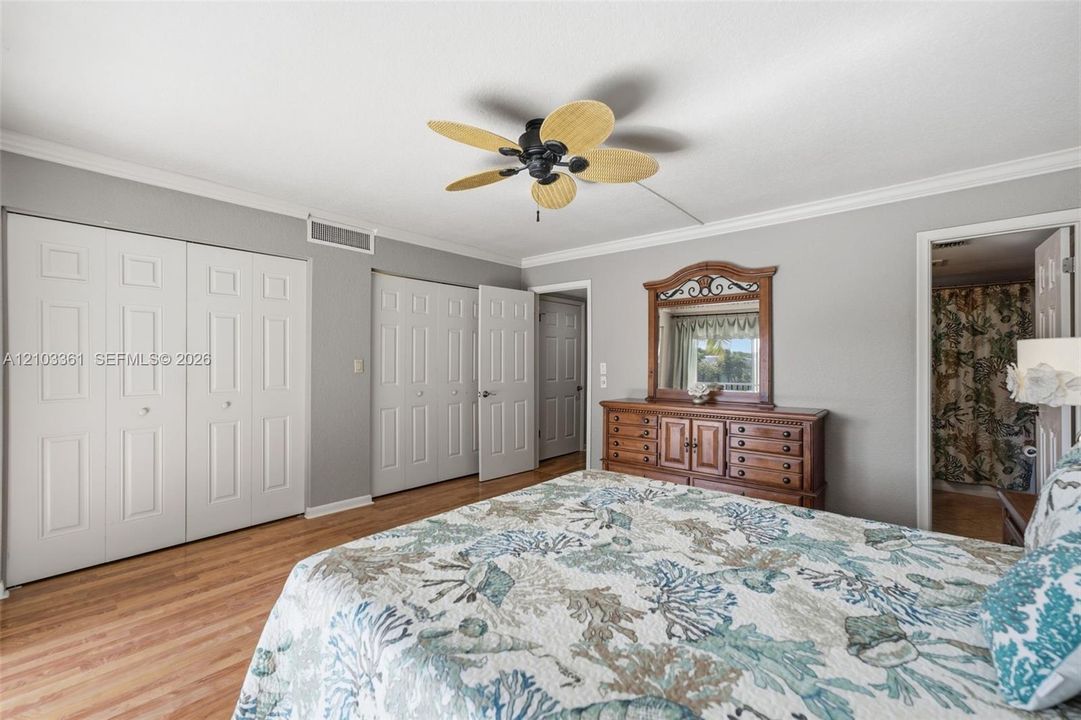 For Sale: $1,095,000 (2 beds, 2 baths, 1278 Square Feet)