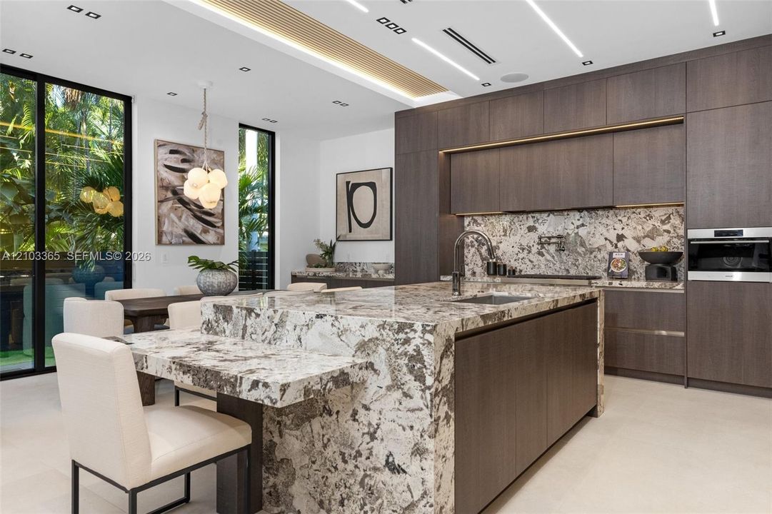 待售: $2,999,000 (4 贝兹, 4 浴室, 0 平方英尺)