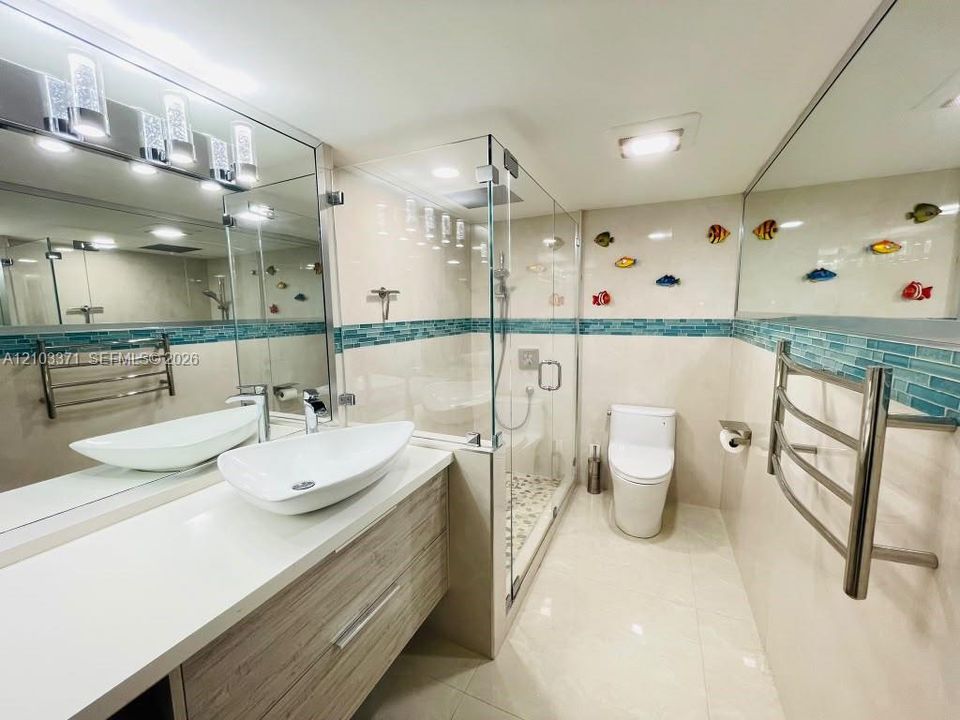 Activo con contrato: $3,300 (2 camas, 2 baños, 1240 Pies cuadrados)