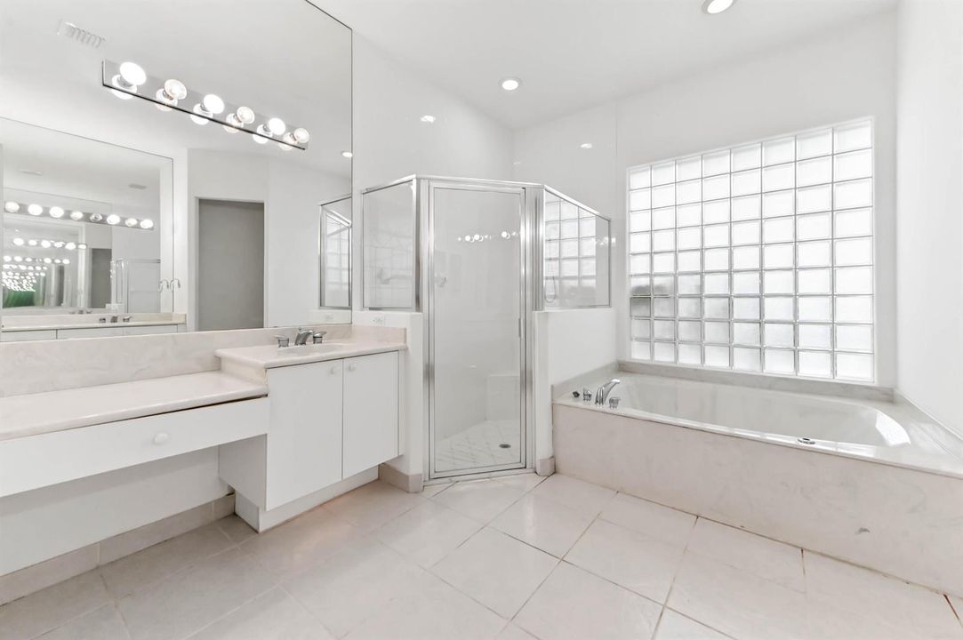 29 bathroom 01