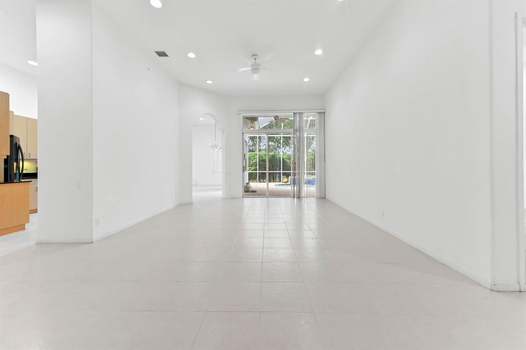 05 living room 01