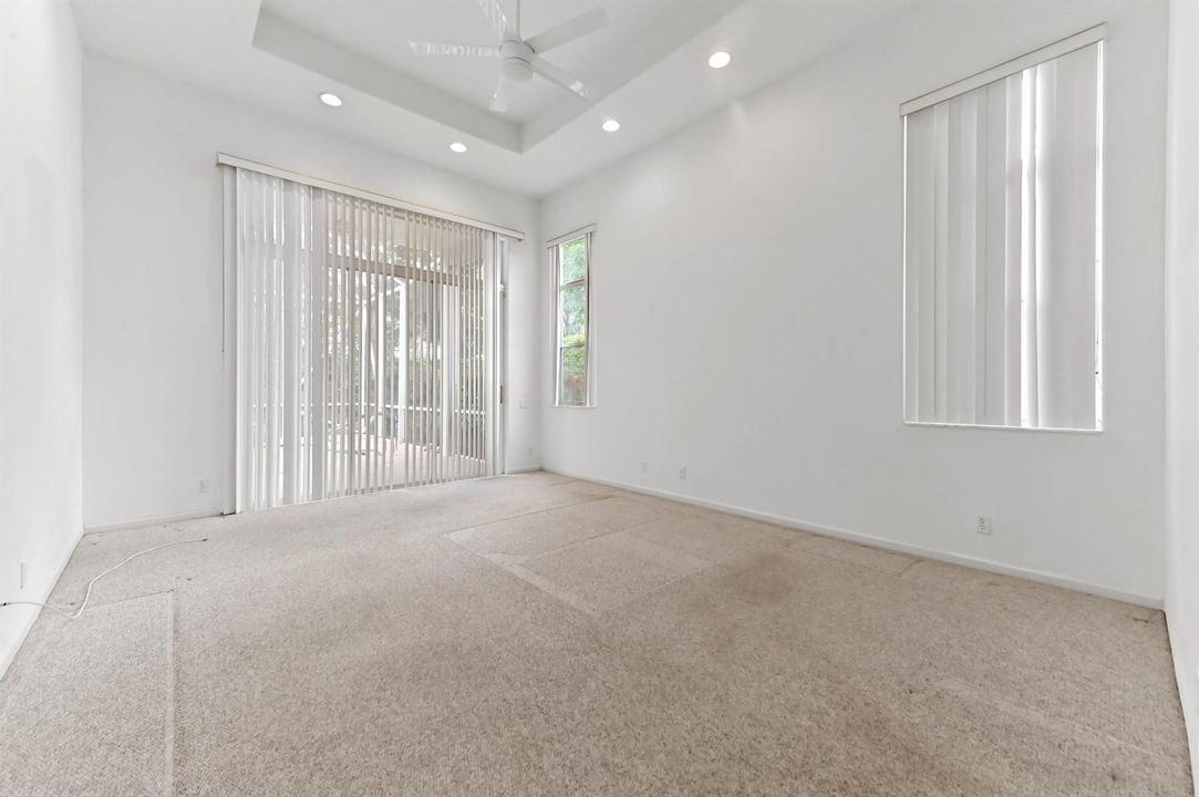 25 bedroom 01