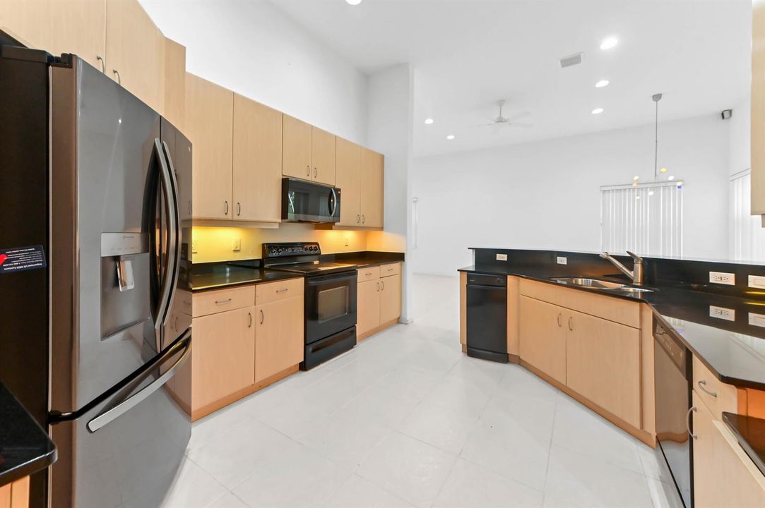 17 kitchen 02