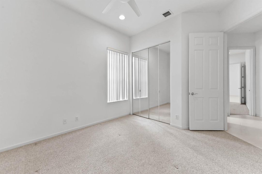 20 bedroom 02