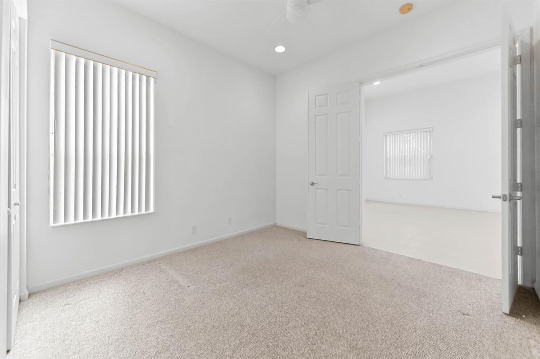 22 bedroom 01