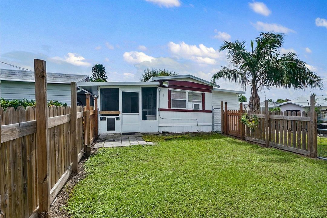 8-web-or-mls-1058-clark-ln