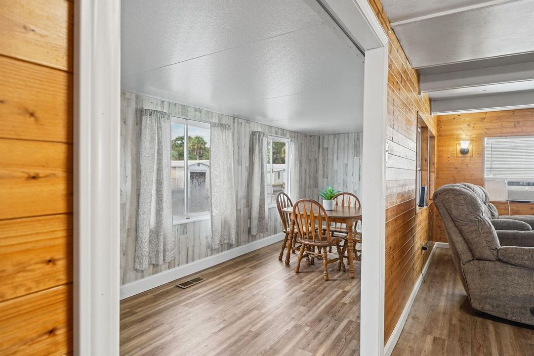 15-web-or-mls-1058-clark-ln