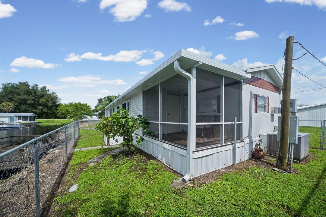 5-web-or-mls-1058-clark-ln