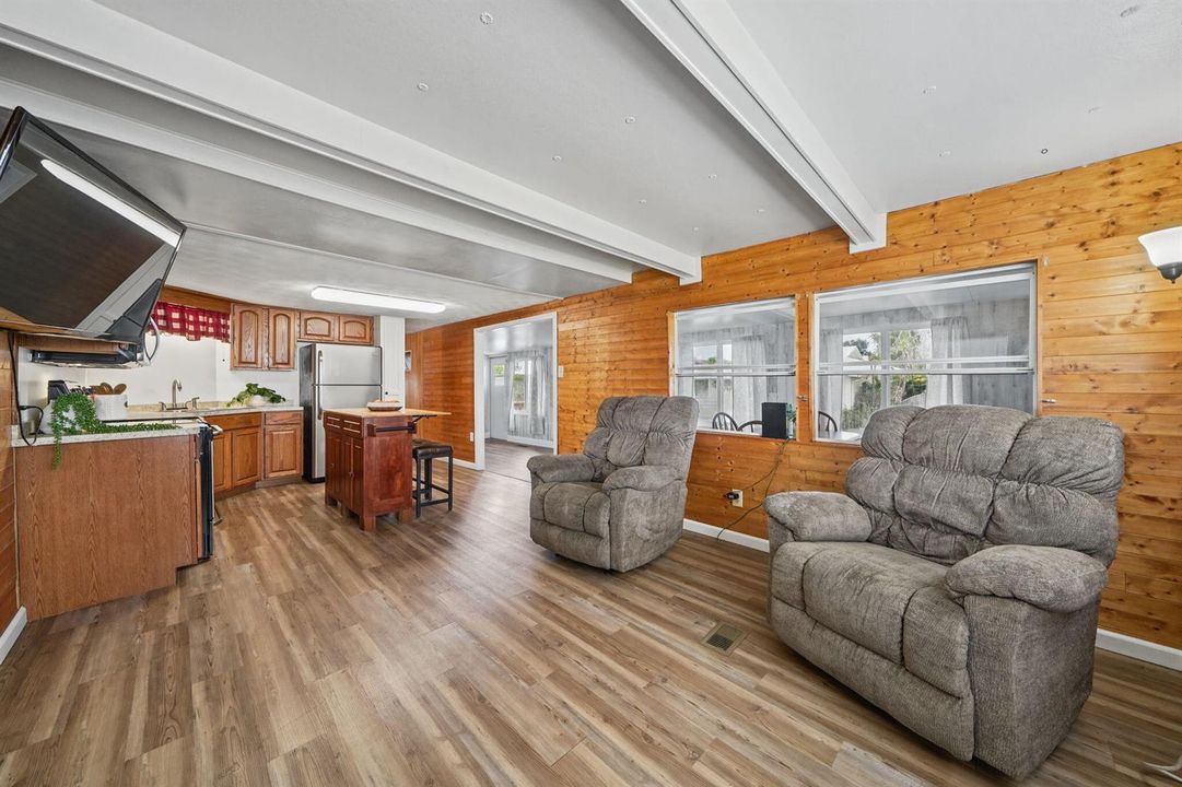 10-web-or-mls-1058-clark-ln