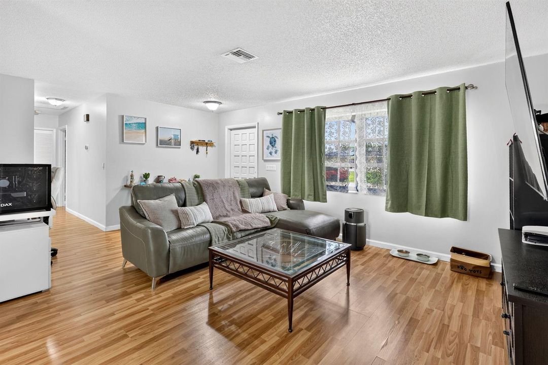 10-web-or-mls-5P1A5887