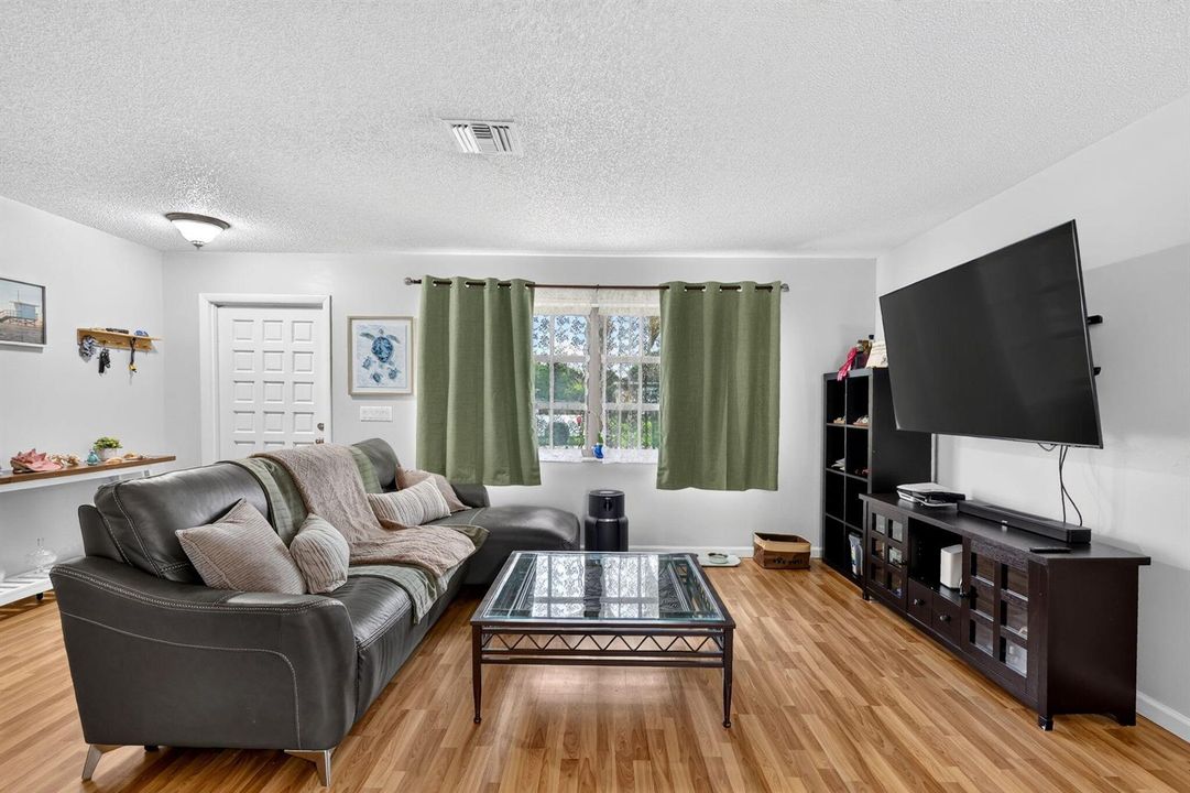 9-web-or-mls-5P1A5883