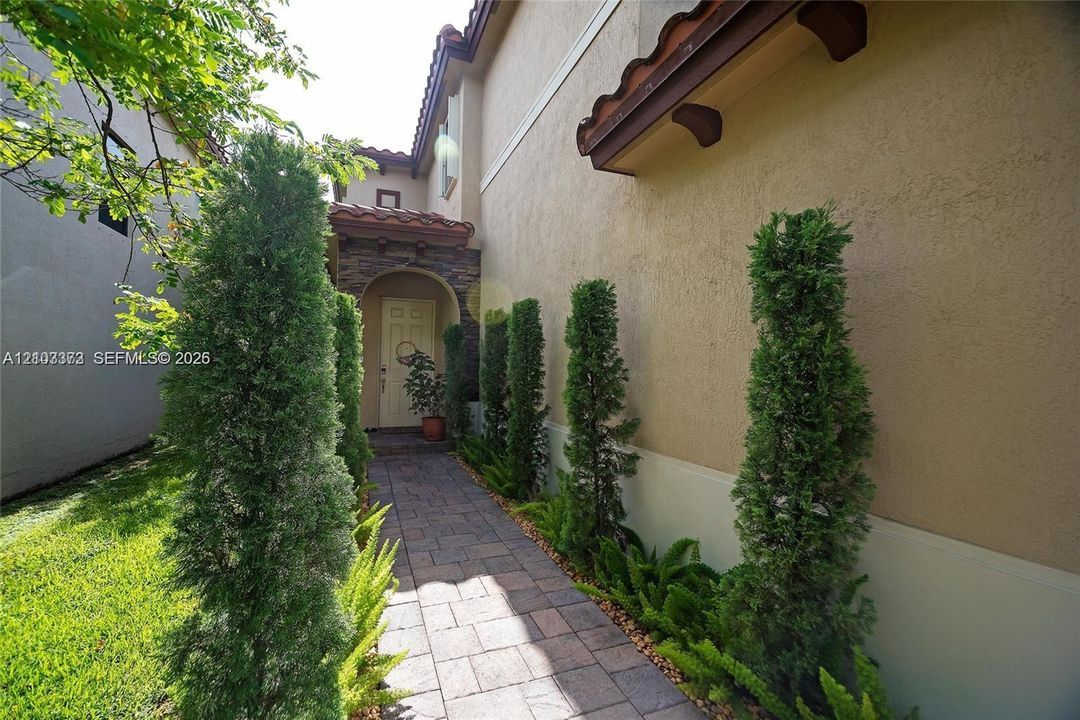 En Venta: $520,000 (3 camas, 2 baños, 2136 Pies cuadrados)