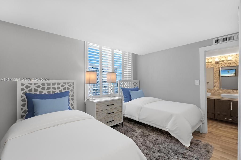 2nd bedroom