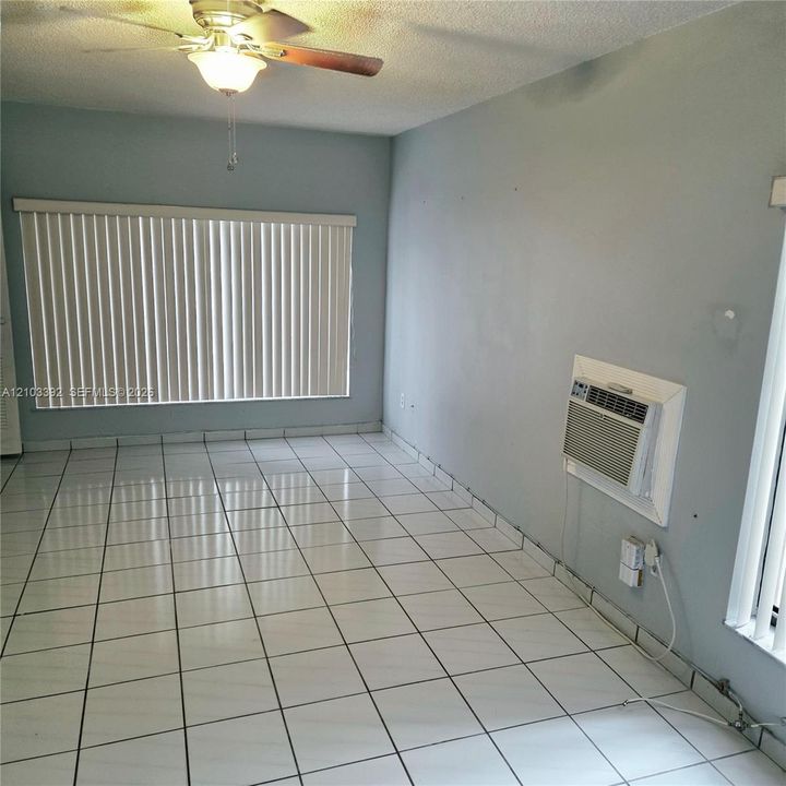 В аренду: $1,599 (1 спален, 1 ванн, 264 Квадратных фут)