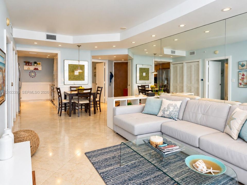 For Rent: $4,500 (1 beds, 1 baths, 808 Square Feet)