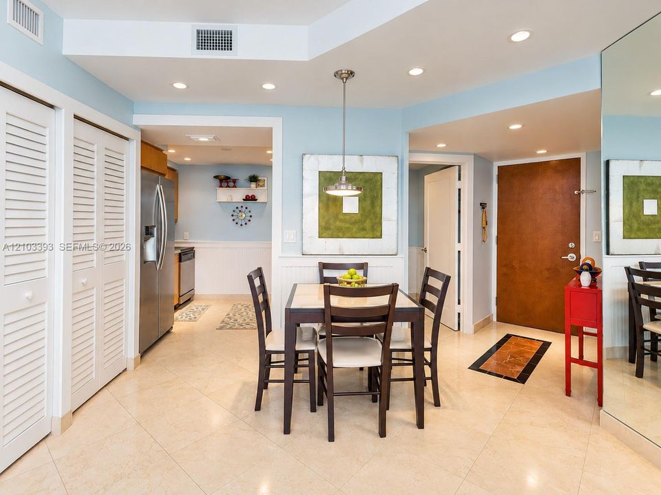 For Rent: $4,500 (1 beds, 1 baths, 808 Square Feet)