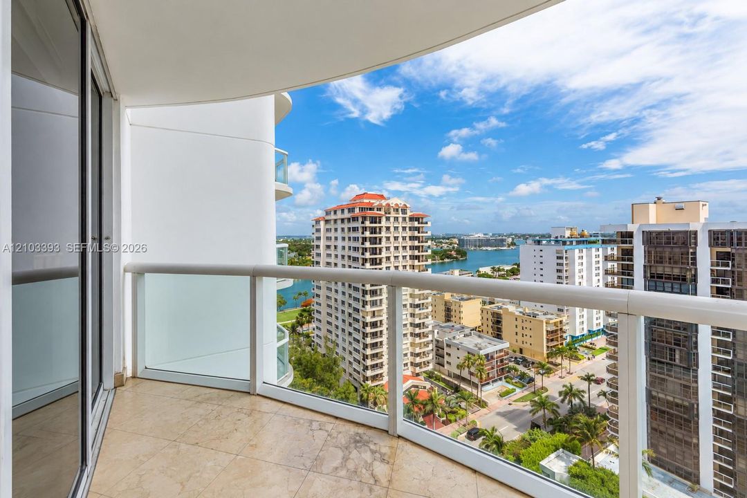 For Rent: $4,500 (1 beds, 1 baths, 808 Square Feet)